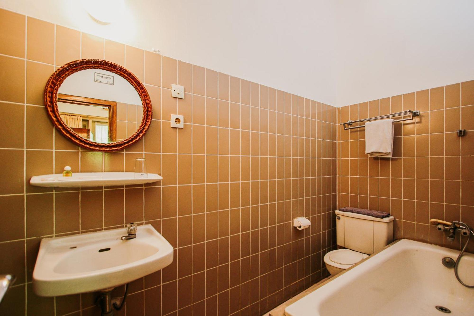 Hotel Bumi Asih Gedung Sate Bandung Exterior photo