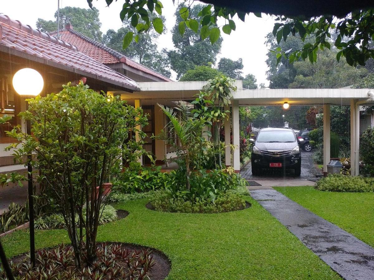 Hotel Bumi Asih Gedung Sate Bandung Exterior photo